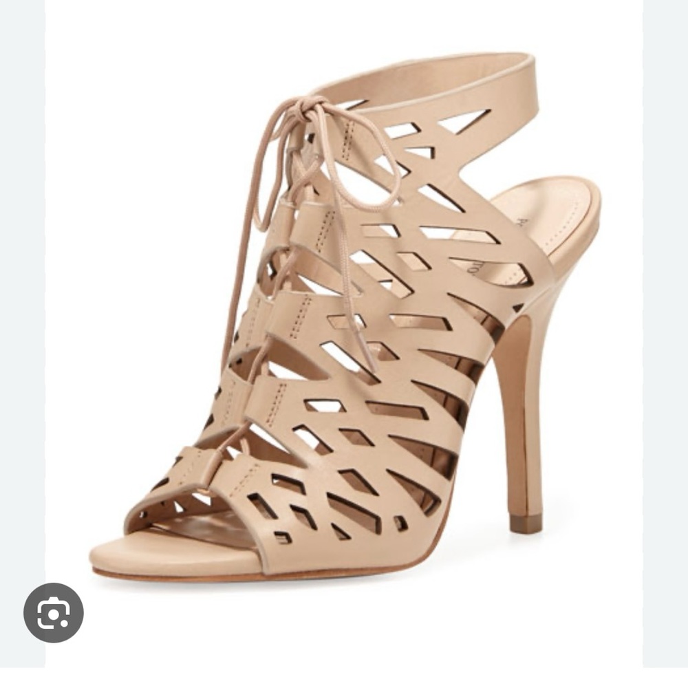 POUR la VICTOIRE Heel Sandals